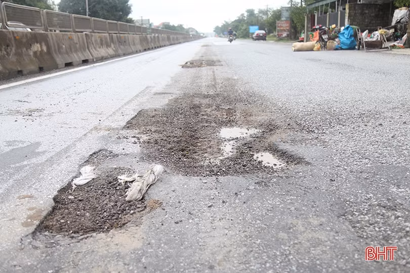 Ổ voi, ổ gà xuất hiện nhiều trên các tuyến quốc lộ ở Hà Tĩnh