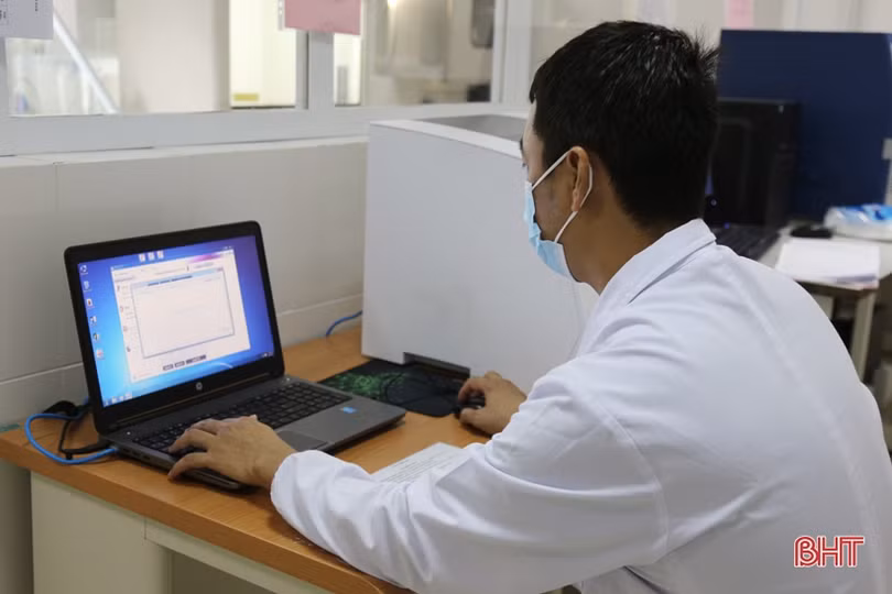 Tổng lực lấy mẫu, xét nghiệm diện rộng trong đêm ở TP Hà Tĩnh