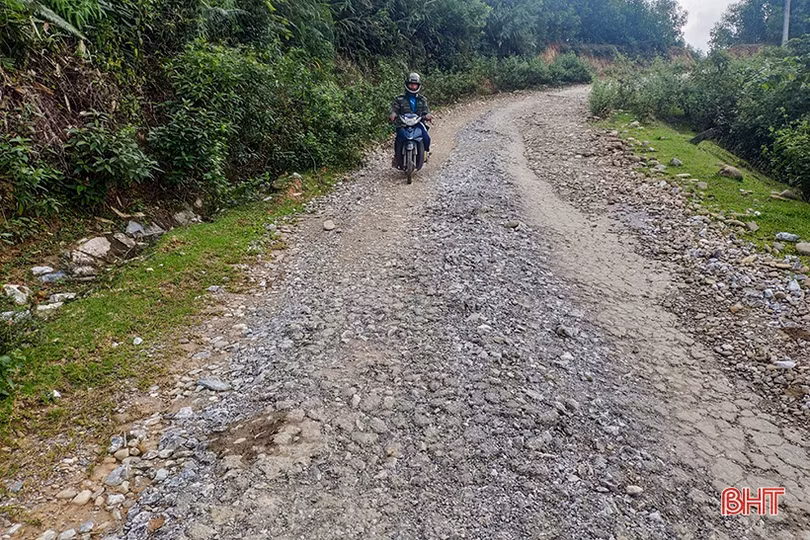 Đường độc đạo “nát tươm”, dân bản Phú Gia mong chờ được nâng cấp