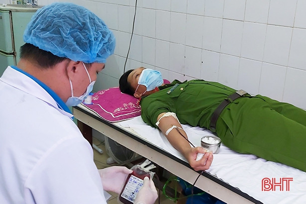 Kịp thời hiến máu giúp bệnh nhân ở Hương Sơn qua cơn nguy kịch