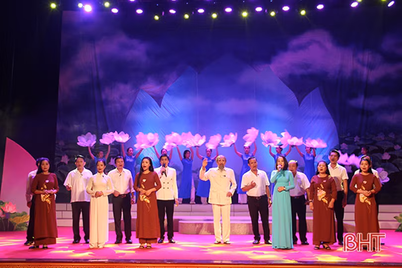 Nhà hát Nghệ thuật truyền thống Hà Tĩnh và nỗi trăn trở... bao giờ có “nhà” để “hát”?