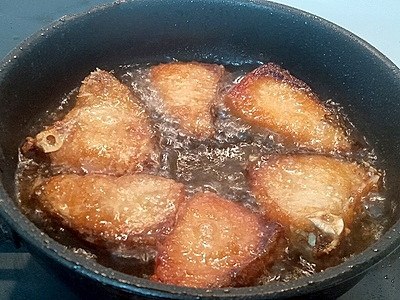 Cá chiên giòn rim mắm tỏi ớt