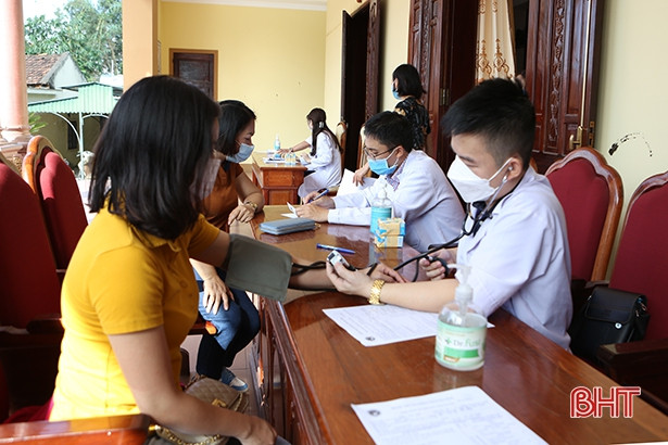 Cán bộ, nhân viên, người lao động huyện Can Lộc hiến 196 đơn vị máu