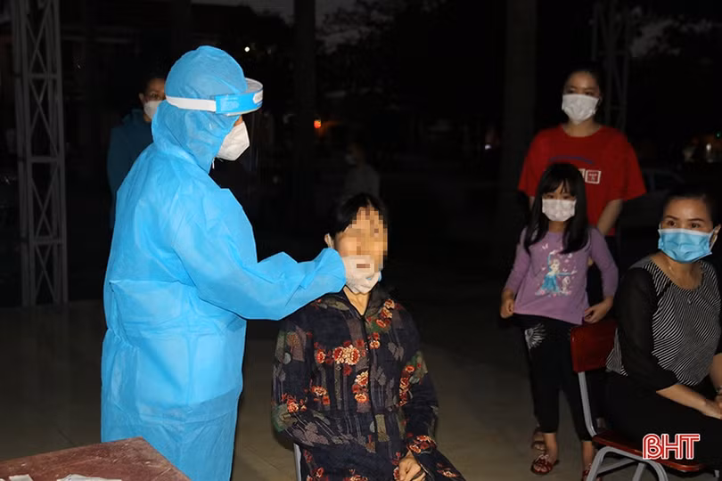 TX Kỳ Anh xét nghiệm diện rộng tại 12 điểm trên địa bàn