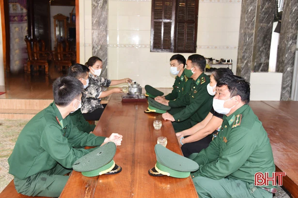 Chiến sỹ biên phòng kiên trì đưa pháp luật đến người dân vùng biên Hà Tĩnh