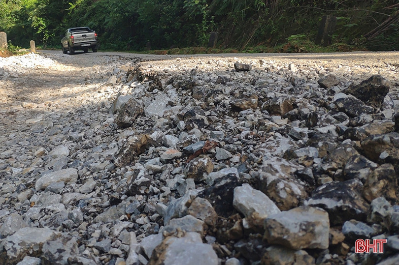 Đường độc đạo “nát tươm”, dân bản Phú Gia mong chờ được nâng cấp