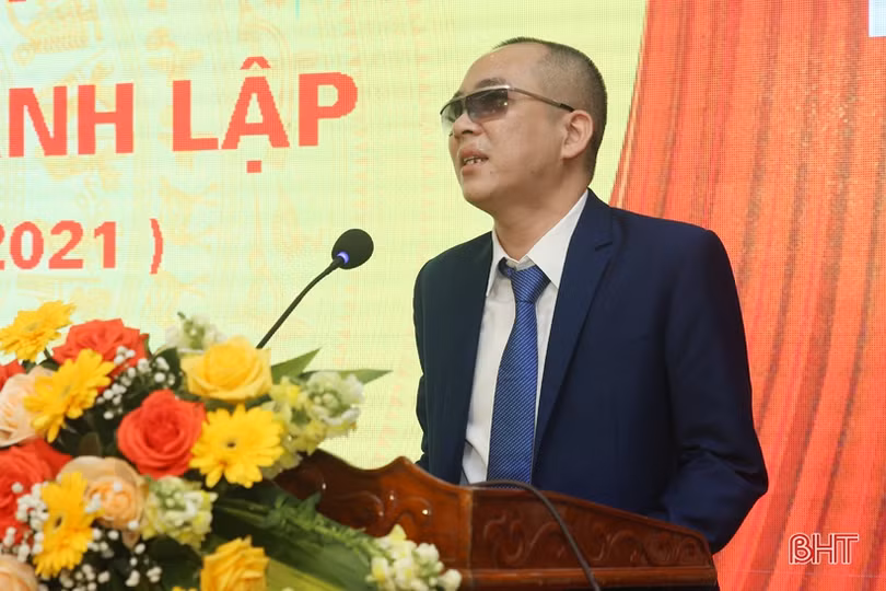 Hội Người mù Hà Tĩnh nhận Cờ thi đua xuất sắc của Trung ương Hội