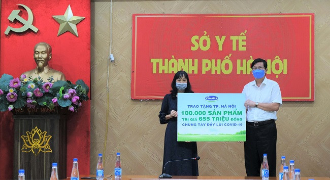 Vinamilk dành quỹ 2 triệu sản phẩm để hỗ trợ cộng đồng và tuyến đầu chống dịch