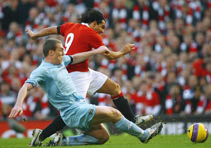 Tevez trong trận đấu đặc biệt của thành Manchester Những trận derby Manchester đáng nhớ nhất trong lịch sử