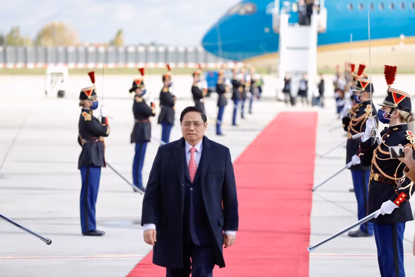 Thủ tướng Phạm Minh Chính bắt đầu chuyến thăm Cộng hòa Pháp