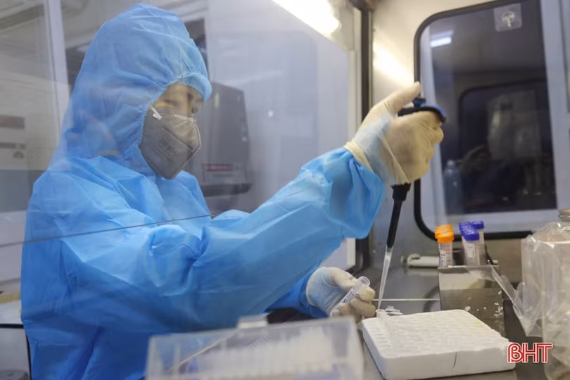 Tổng lực lấy mẫu, xét nghiệm diện rộng trong đêm ở TP Hà Tĩnh