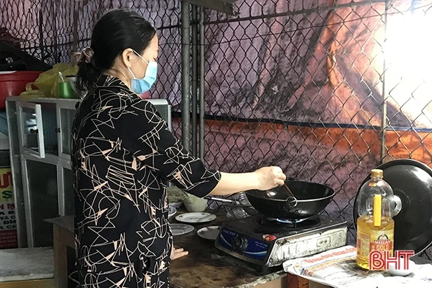 Giá gas tăng “chóng mặt”, thêm gánh nặng cho người tiêu dùng và cơ sở kinh doanh ở Hà Tĩnh