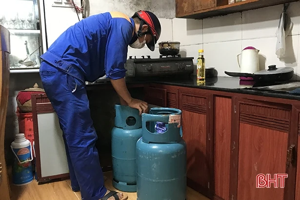 Giá gas tăng “chóng mặt”, thêm gánh nặng cho người tiêu dùng và cơ sở kinh doanh ở Hà Tĩnh