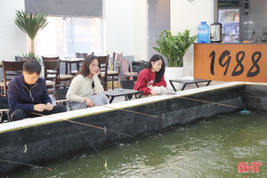 Mô hình giải trí hồ câu tôm thu hút khách trải nghiệm