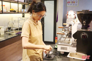 Người trẻ làm thêm: Những áp lực vô hình