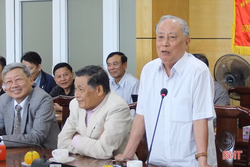 Bí thư Tỉnh ủy gặp mặt cán bộ nông nghiệp Hà Tĩnh qua các thời kỳ
