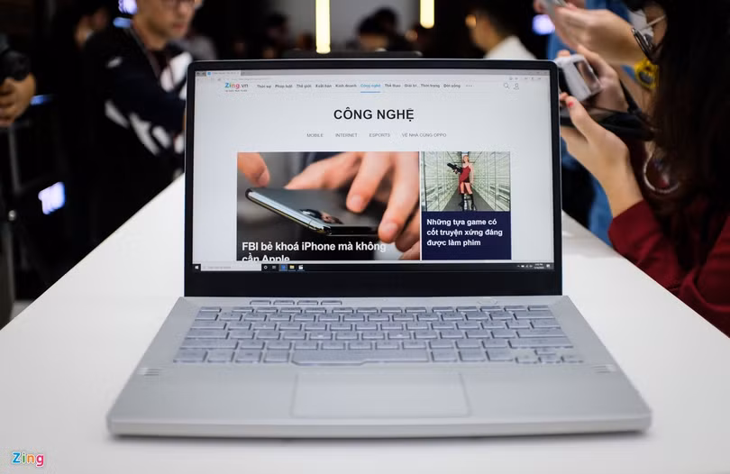 Chi tiết laptop 14 inch mạnh, nhẹ nhất thế giới