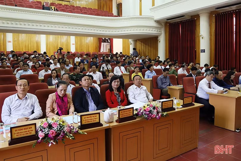 Bí thư Tỉnh ủy Hà Tĩnh: Xây dựng NTM là nhiệm vụ chính trị trọng tâm, lâu dài, là trách nhiệm của toàn xã hội
