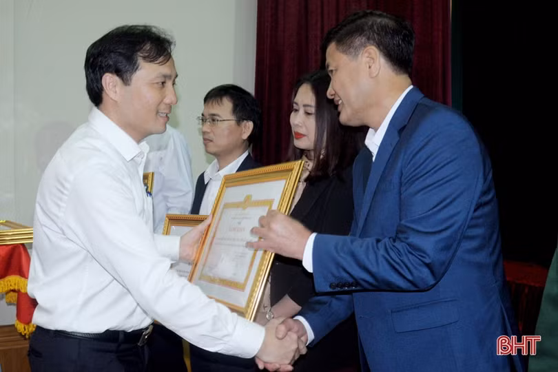 Cả hệ thống chính trị Hà Tĩnh tập trung dồn sức cho công tác xây dựng Đảng