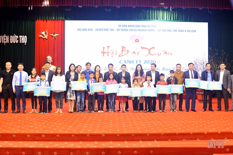 Hà Tĩnh khai mạc Hội báo Xuân Canh Tý năm 2020