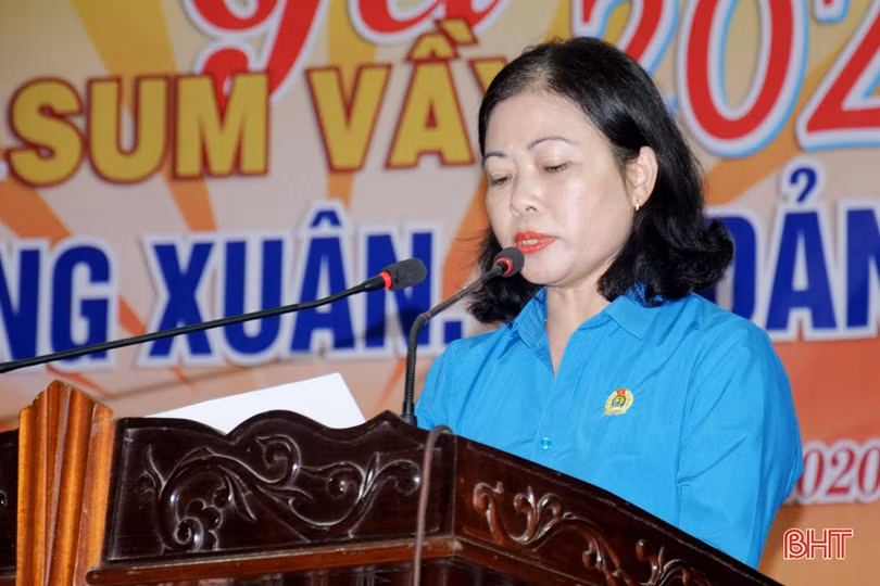 Bộ trưởng Bộ Tư pháp Lê Thành Long vui “Tết sum vầy” với người lao động Hà Tĩnh