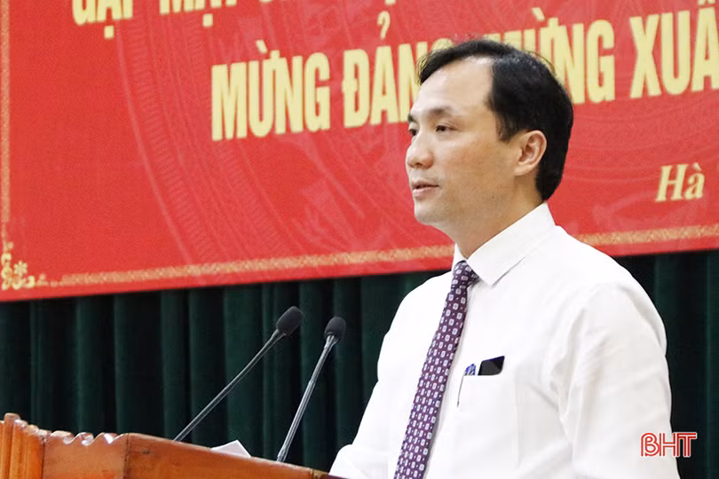 Hà Tĩnh gặp mặt cán bộ cốt cán qua các thời kỳ nhân dịp xuân Canh Tý