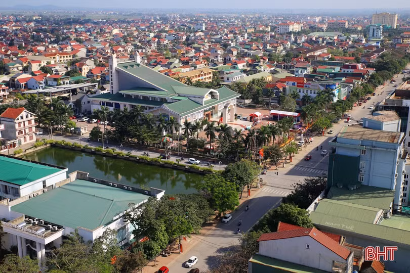 Thành phố Hà Tĩnh náo nức vào xuân