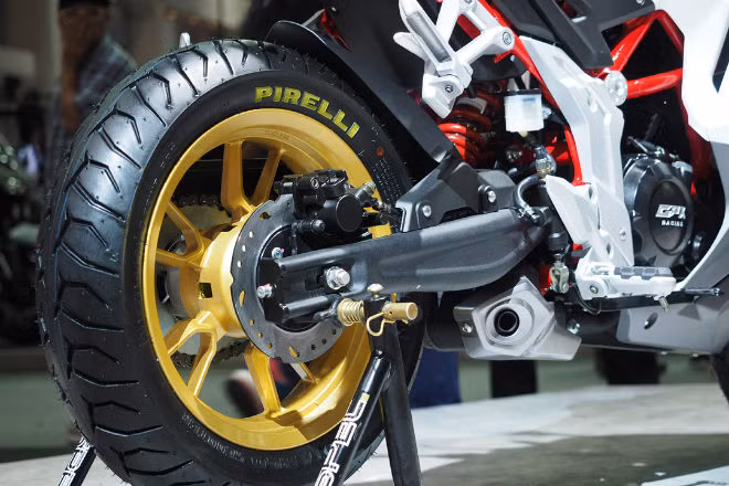 soc moto dep nhu sieu xe ducati gia chi 44 4 trieu dong