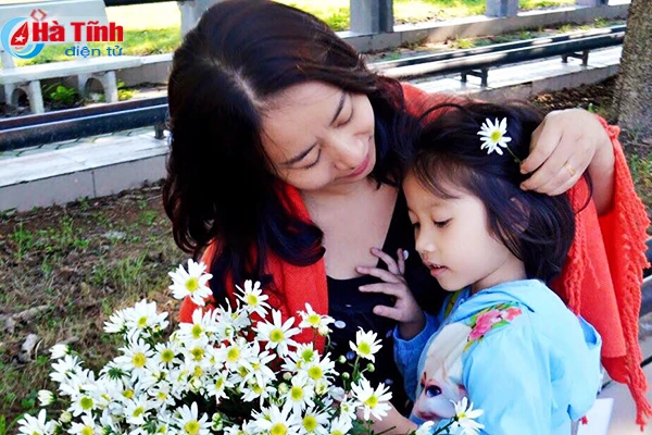 nguoi ha tinh xon xao cho don mua cuc hoa mi