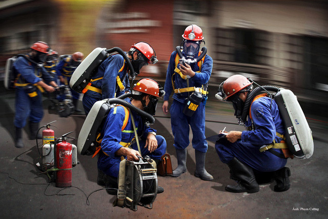 khoanh khac chan that ve cuoc song cua nhung nguoi tho mo o quang ninh