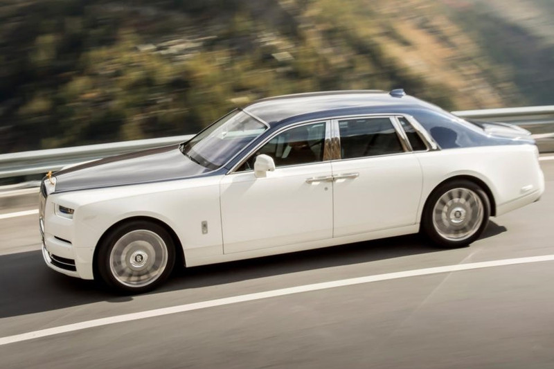 dan xe tri gia hon 11 trieu usd cua cuu tong thong zimbabwe