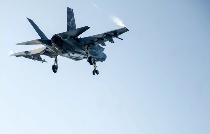 can canh sieu chien dau co f 35 pho dien suc manh tren khong