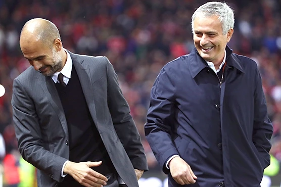 thanh manchester thong linh cuoc dua vo dich premier league