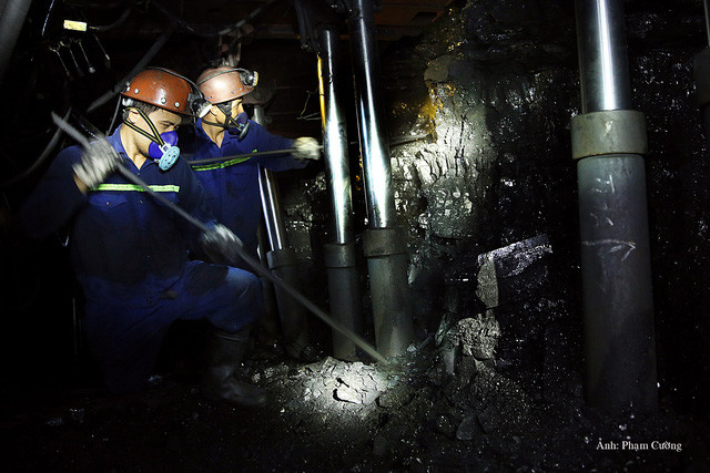 khoanh khac chan that ve cuoc song cua nhung nguoi tho mo o quang ninh