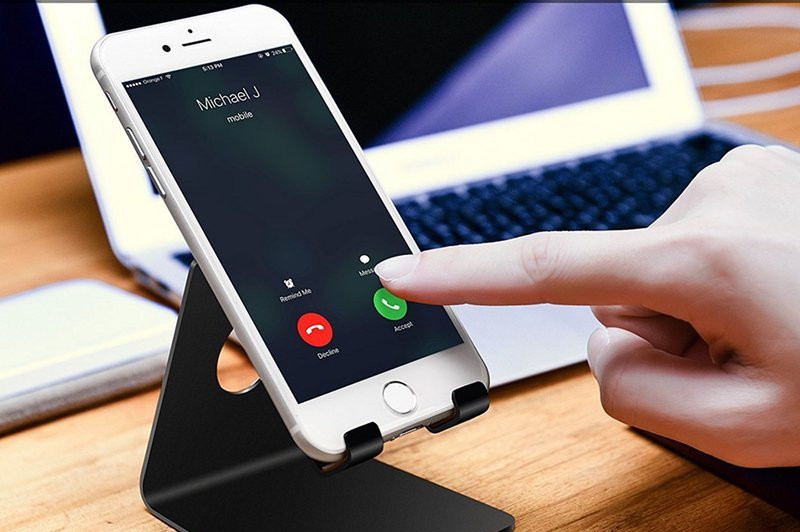 10 phu kien cong nghe gia re khong the khong co