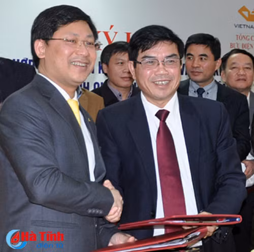 ha tinh vnpost hop tac cung ung dich vu buu chinh hanh chinh cong