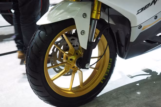 soc moto dep nhu sieu xe ducati gia chi 44 4 trieu dong