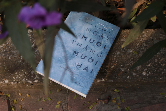 Ngày Mười tháng Mười Hai là tập truyện ngắn nổi tiếng của nhà văn giành giải Man Booker 2017 George Saunders. nhung cuon sach hay nhat viet ve thang muoi hai