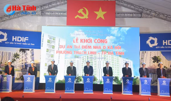 pho thu tuong vuong dinh hue an nut khoi cong du an nha o xa hoi dau tien o ha tinh