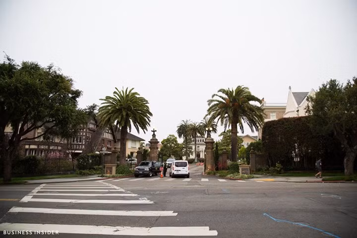 ngam khu pho nha giau tai my tung bi ban voi gia 90 000 usd