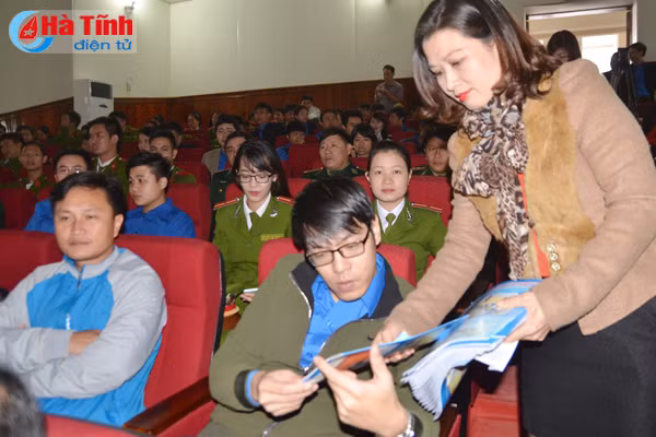 nhung nguoi dong hanh tham lang