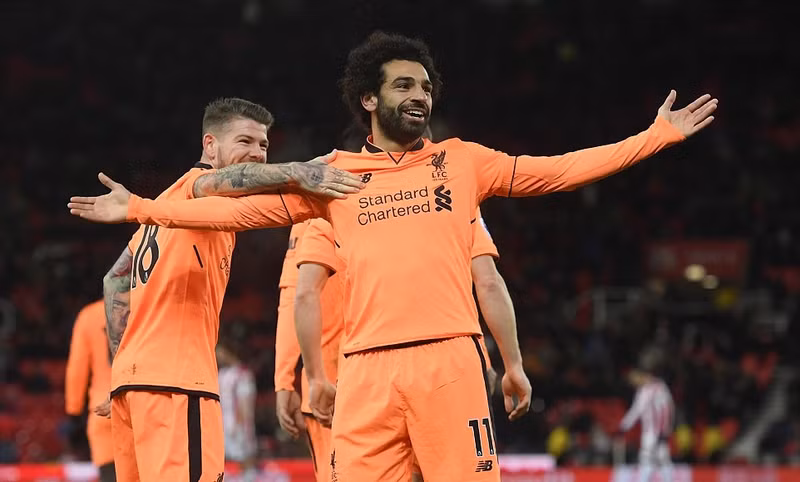 salah lap cu dup liverpool thang dam stoke de ap sat top 4