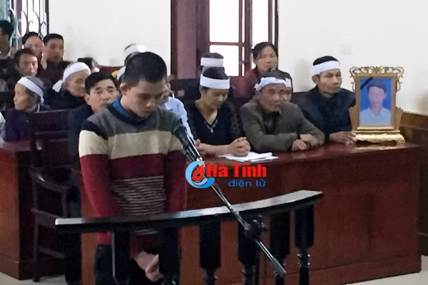 ke ra tay tan doc giet ban cuop xe may nhan an chung than