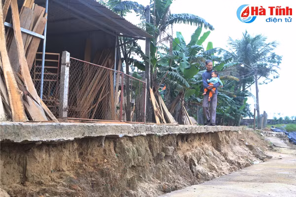 ho tom ngoam duong dan sinh nguy co xay ra tai nan