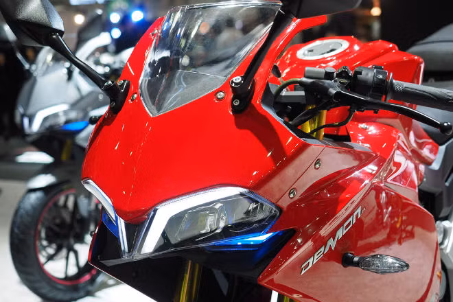 soc moto dep nhu sieu xe ducati gia chi 44 4 trieu dong