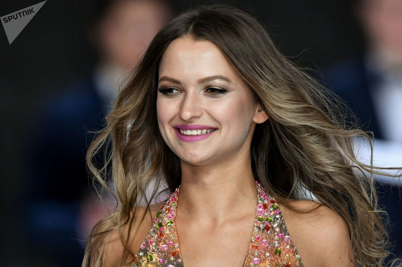 nhung hinh anh an tuong dem chung ket cuoc thi hoa hau moscow 2017