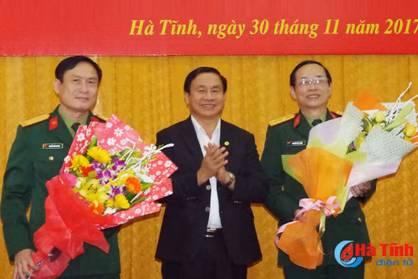 bo chi huy quan su tinh ha tinh co chinh uy moi