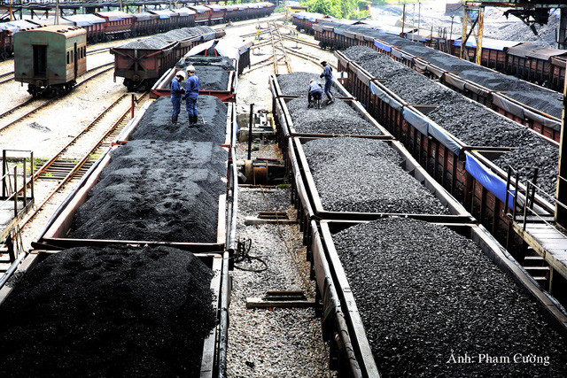 khoanh khac chan that ve cuoc song cua nhung nguoi tho mo o quang ninh