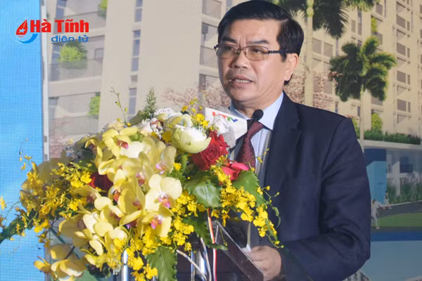 pho thu tuong vuong dinh hue an nut khoi cong du an nha o xa hoi dau tien o ha tinh