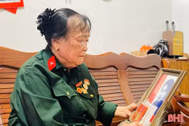 Nữ thanh niên xung phong gần 25 năm lập ban thờ đồng đội